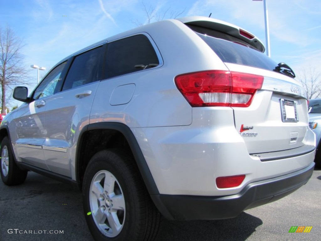 2013 Grand Cherokee Laredo - Bright Silver Metallic / Dark Graystone/Medium Graystone photo #2