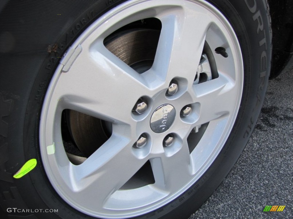 2013 Grand Cherokee Laredo - Bright Silver Metallic / Dark Graystone/Medium Graystone photo #5