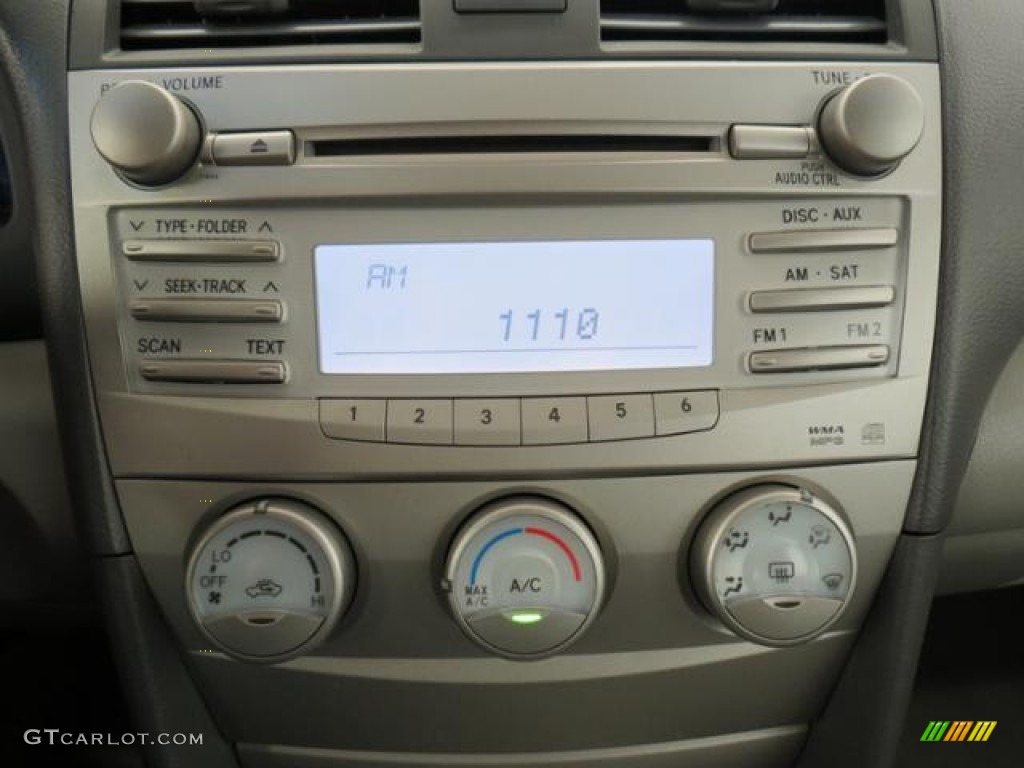 2010 Toyota Camry LE Audio System Photo #77369316