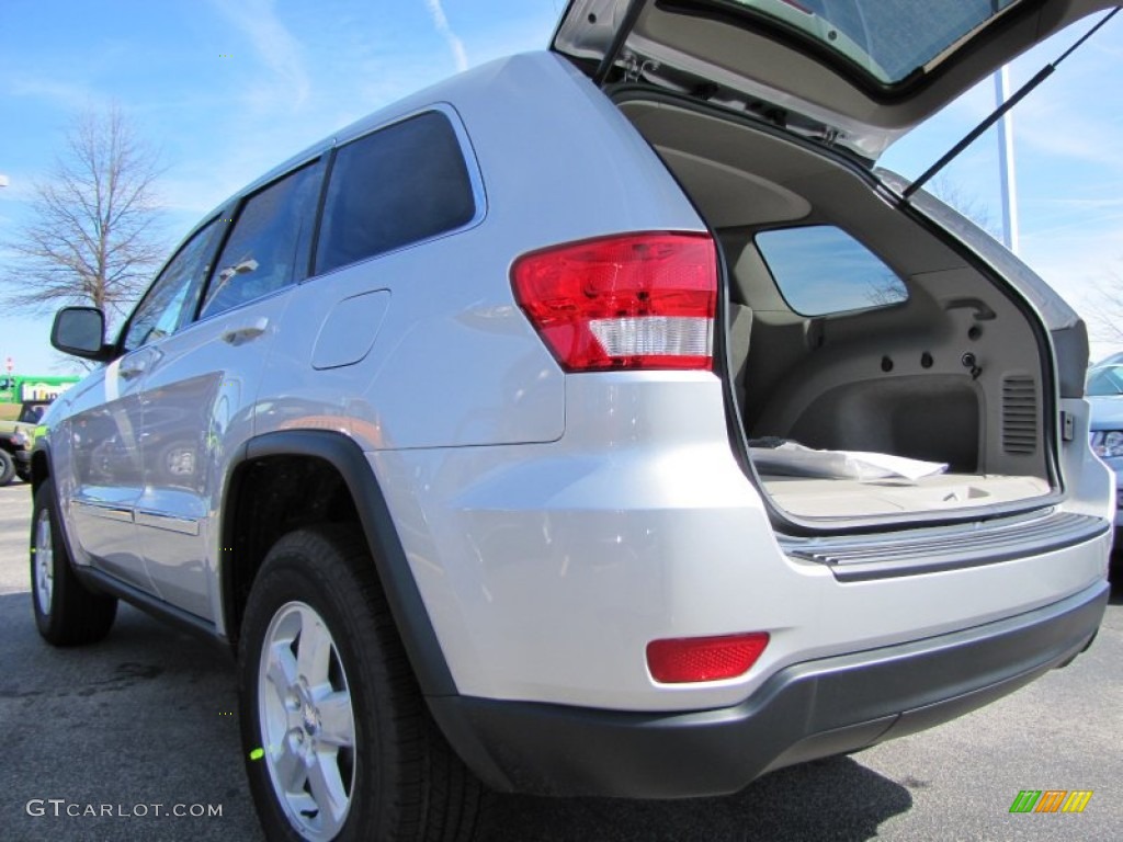 2013 Grand Cherokee Laredo - Bright Silver Metallic / Dark Graystone/Medium Graystone photo #9