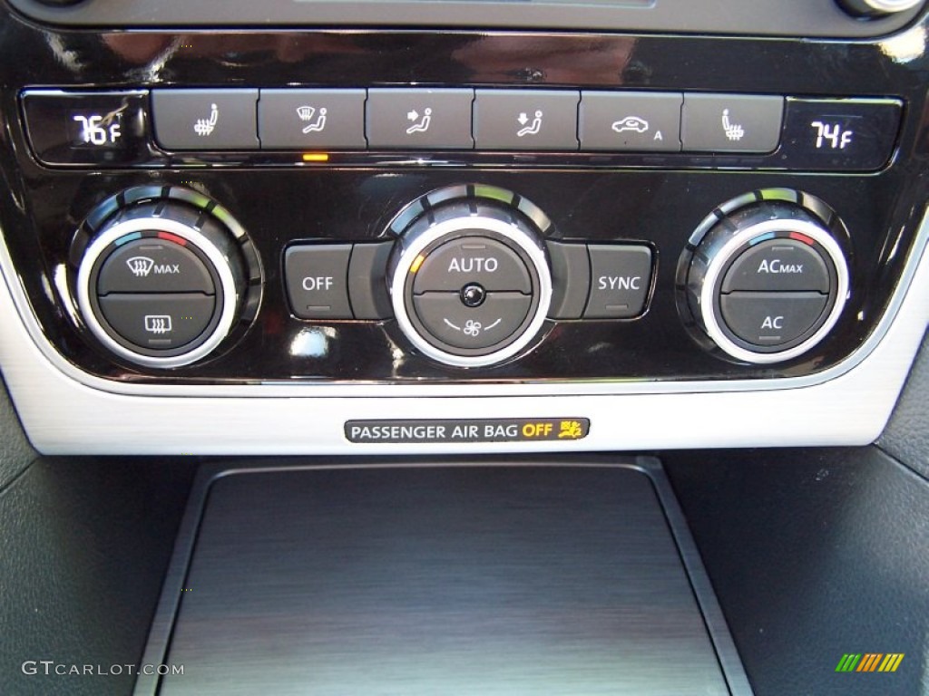 2012 Volkswagen Passat 2.5L SE Controls Photo #77370201