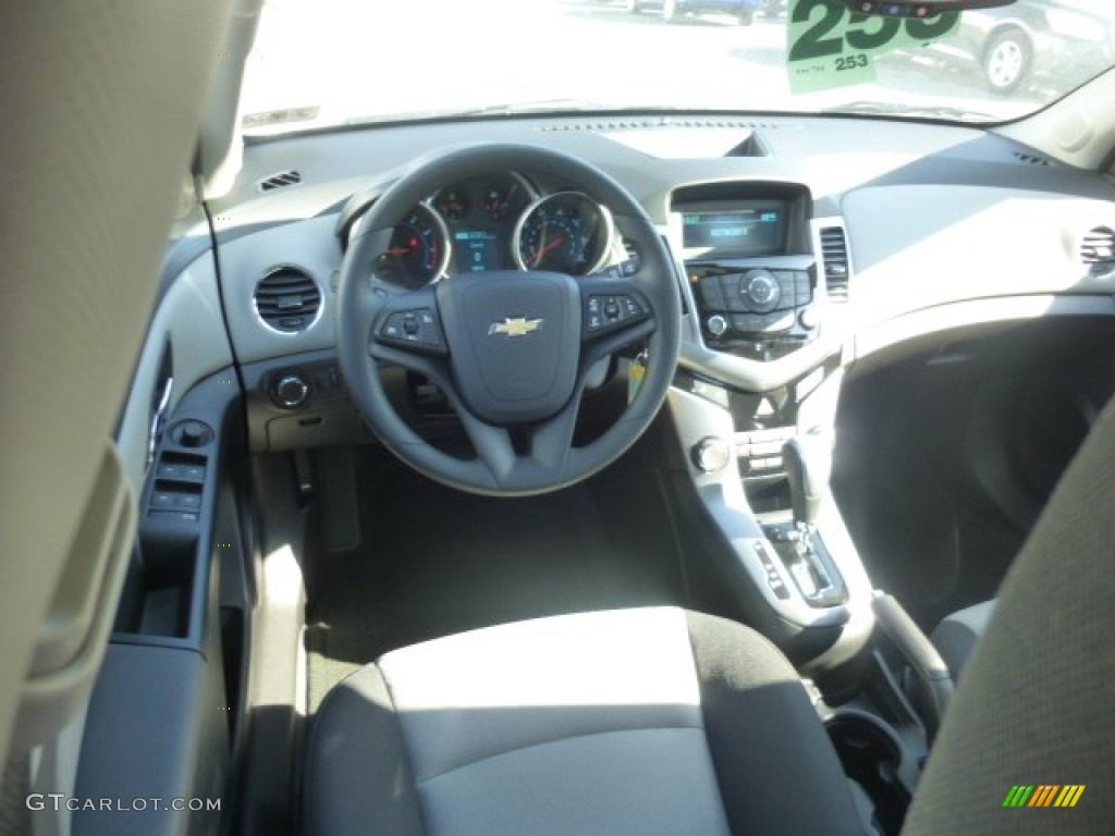 2013 Cruze LS - Summit White / Jet Black/Medium Titanium photo #14