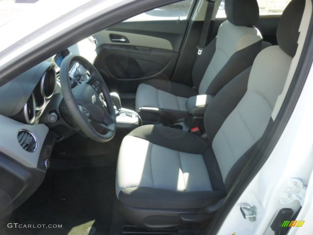2013 Cruze LS - Summit White / Jet Black/Medium Titanium photo #15