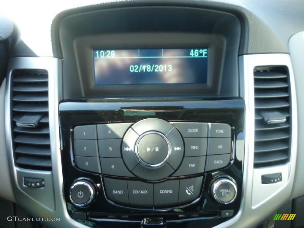 2013 Cruze LS - Summit White / Jet Black/Medium Titanium photo #19