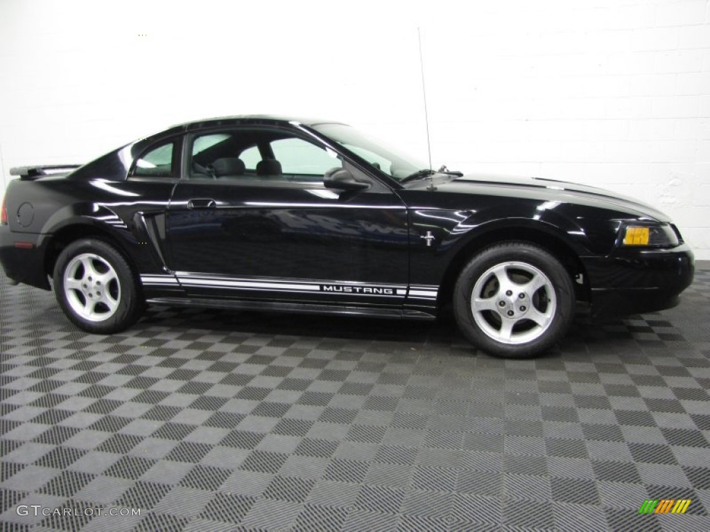 2001 Mustang V6 Coupe - Black / Dark Charcoal photo #3