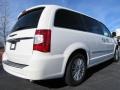 Stone White - Town & Country Touring - L Photo No. 3
