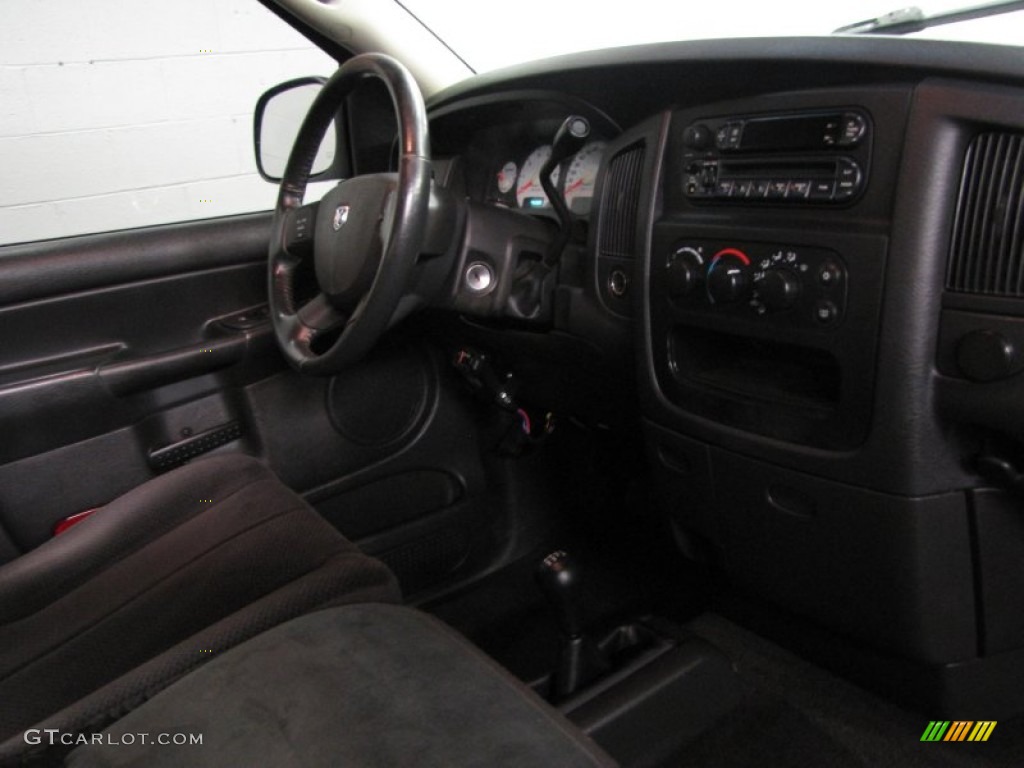 2004 Ram 2500 SLT Quad Cab 4x4 - Graphite Metallic / Dark Slate Gray photo #22