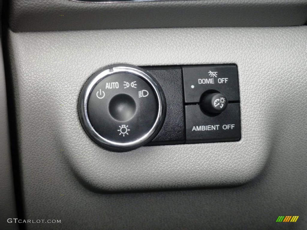 2013 Acadia SLE - Summit White / Light Titanium photo #17