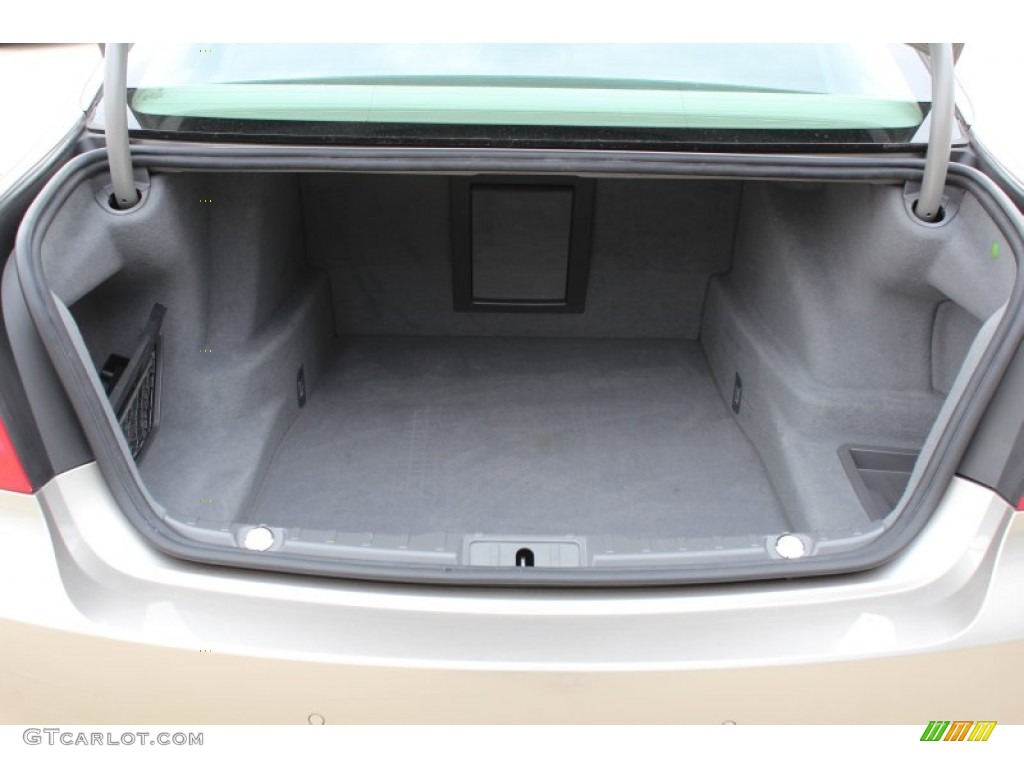2010 BMW 7 Series 750Li Sedan Trunk Photo #77376213