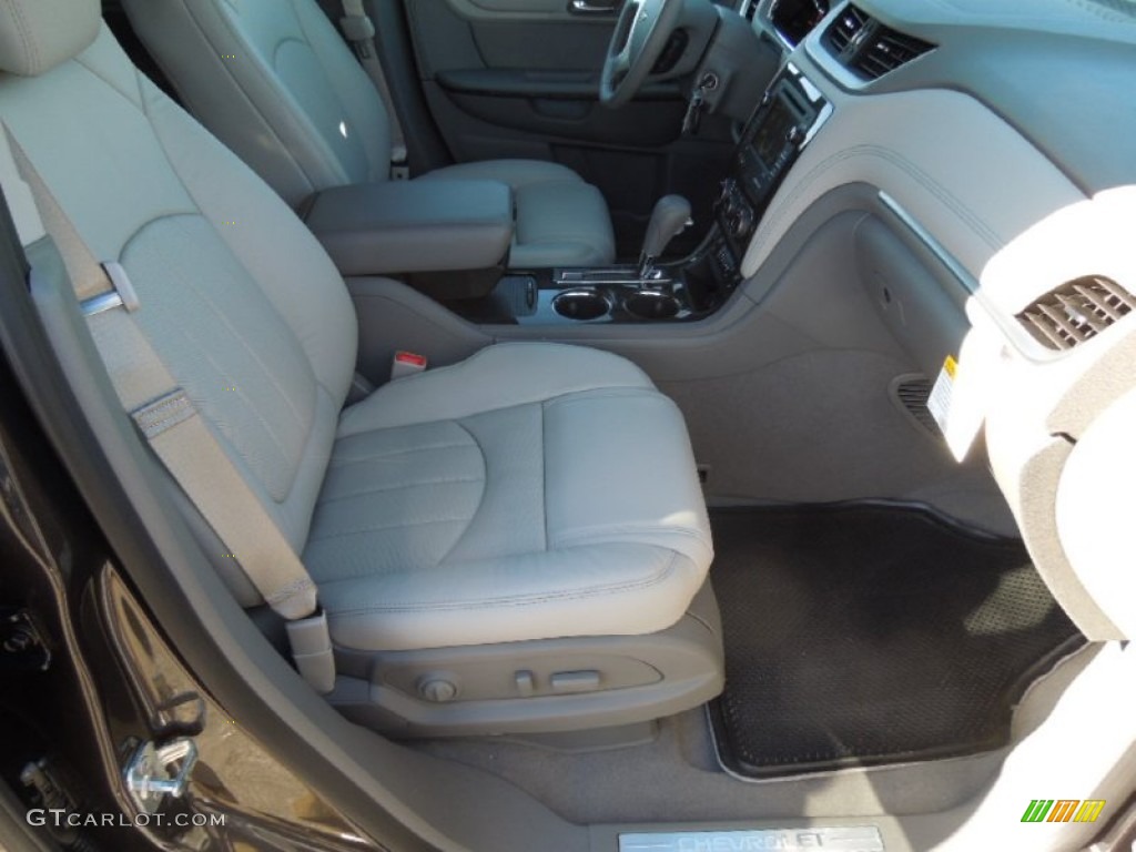 2013 Chevrolet Traverse LTZ Front Seat Photo #77376288