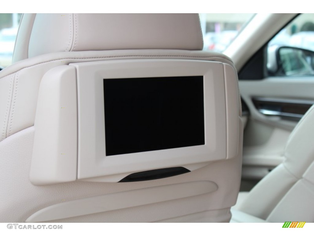2010 BMW 7 Series 750Li Sedan Entertainment System Photos