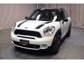 Light White - Cooper S Countryman Photo No. 1