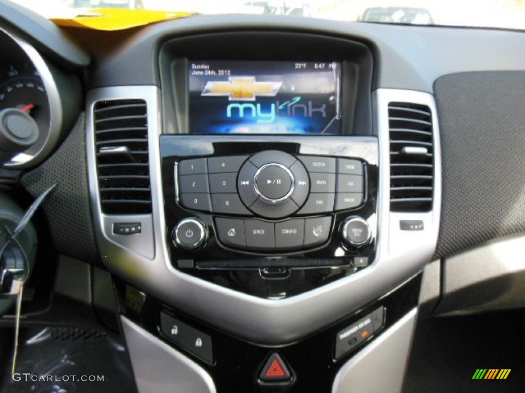 2013 Cruze LT - Summit White / Jet Black photo #16