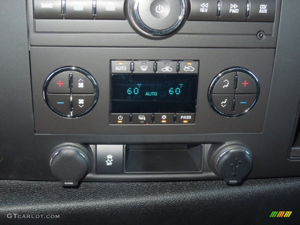 2013 Chevrolet Silverado 1500 LT Crew Cab Controls Photo #77378430