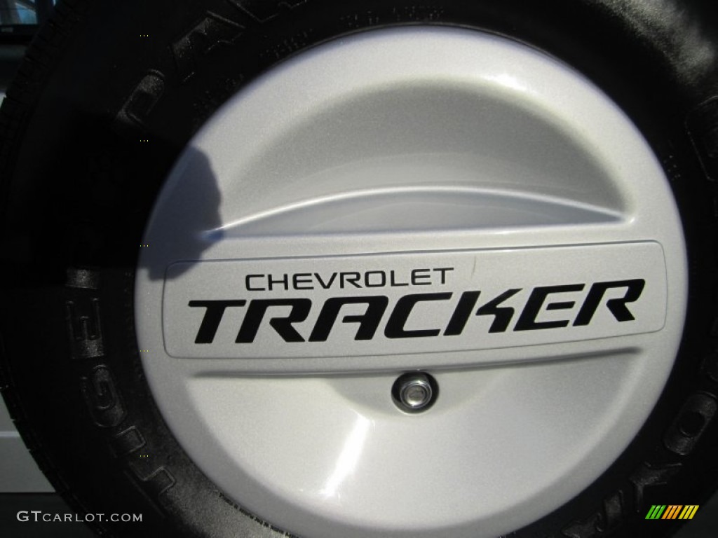 2000 Tracker 4WD Hard Top - Silver Metallic / Medium Gray photo #12
