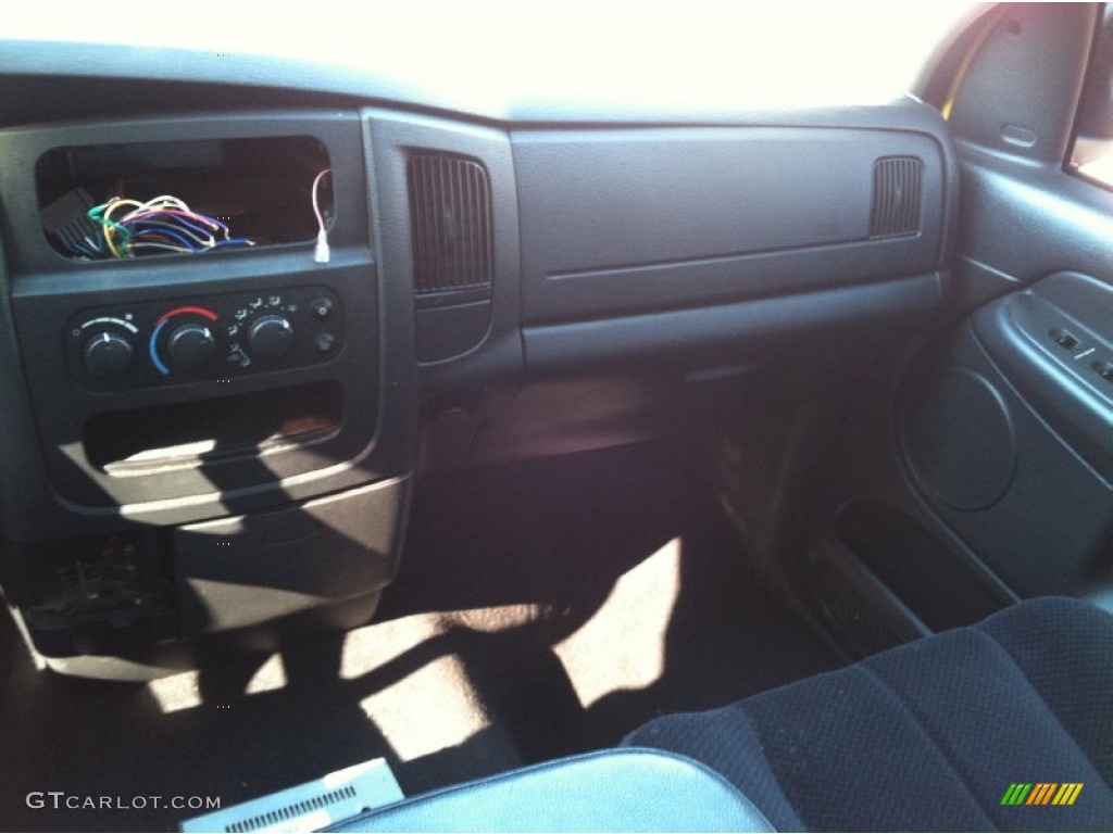 2004 Ram 1500 SLT Quad Cab - Solar Yellow / Dark Slate Gray photo #14