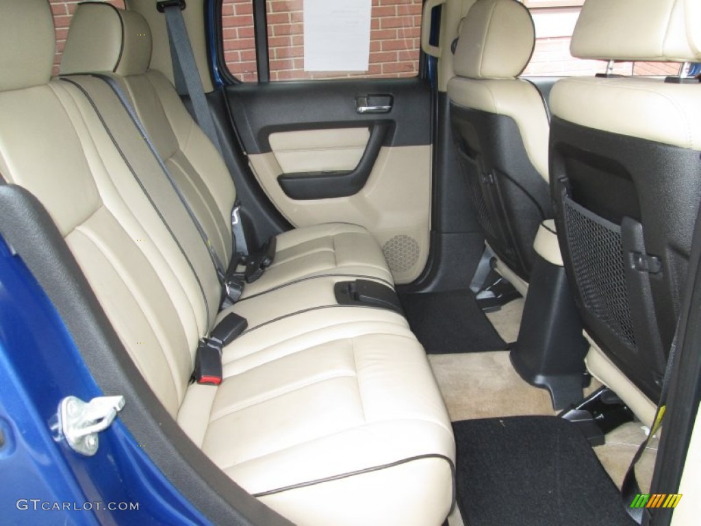 2006 Hummer H3 Standard H3 Model Rear Seat Photo #77381370