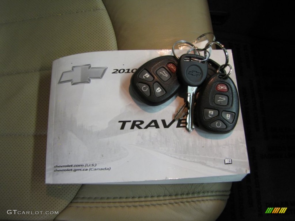 2010 Chevrolet Traverse LTZ AWD Keys Photos