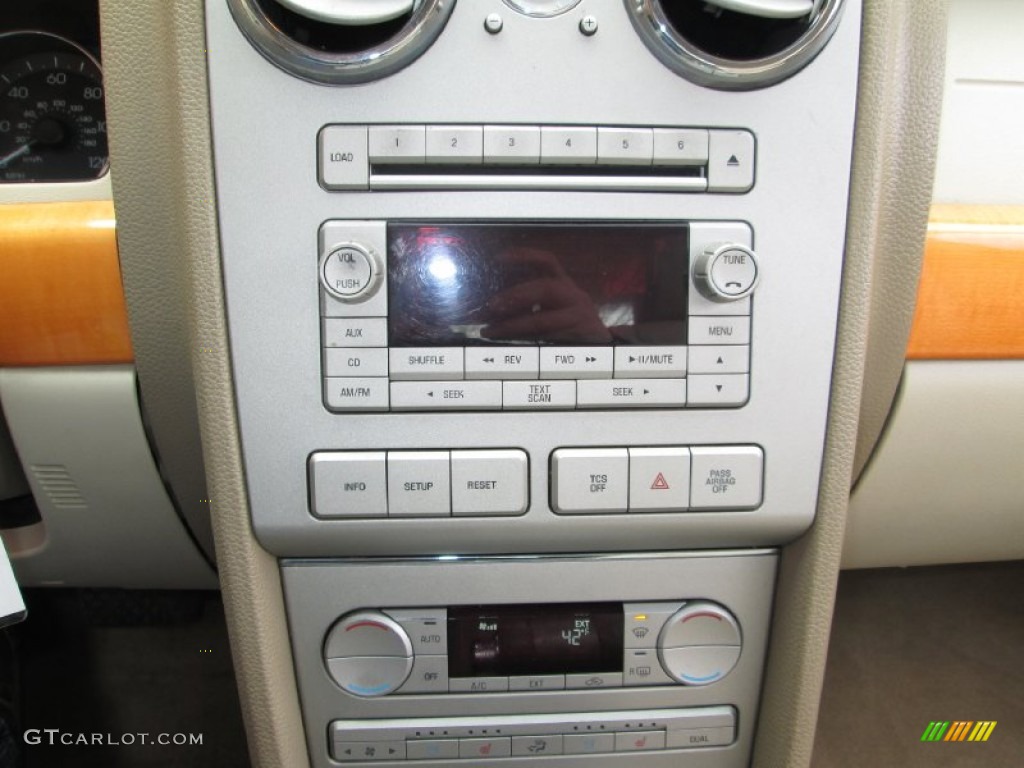 2006 Lincoln Zephyr Standard Zephyr Model Controls Photo #77383053