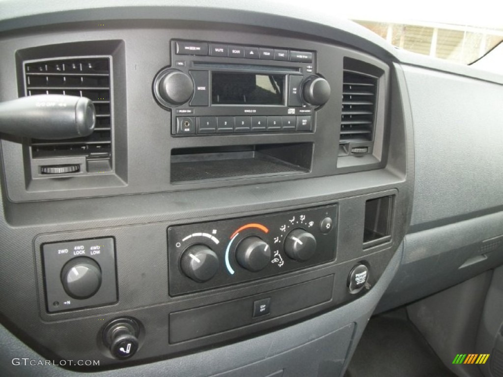 2008 Dodge Ram 1500 ST Quad Cab 4x4 Controls Photo #77384658