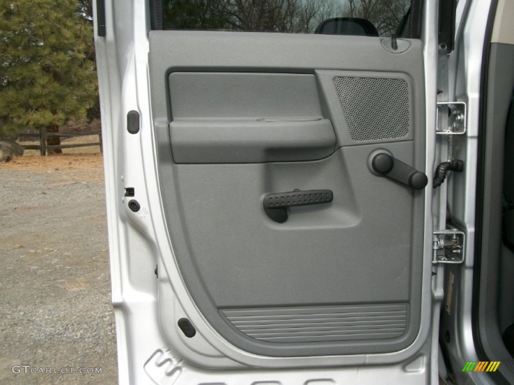 2008 Dodge Ram 1500 ST Quad Cab 4x4 Medium Slate Gray Door Panel Photo #77385006