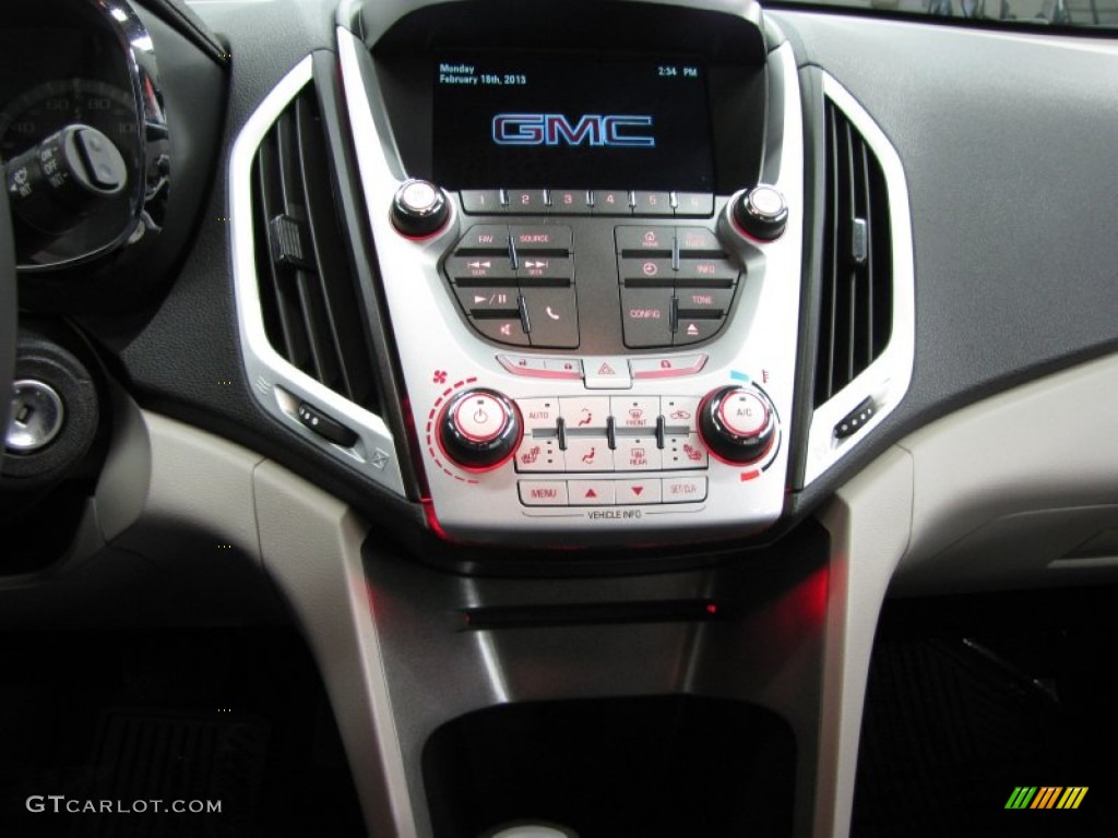 2012 GMC Terrain SLT Controls Photo #77385108