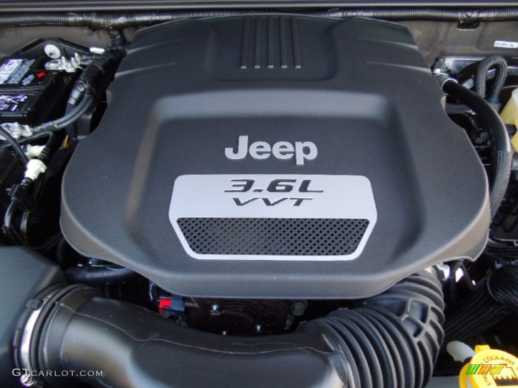 2013 Jeep Wrangler Moab Edition 4x4 3.6 Liter DOHC 24-Valve VVT Pentastar V6 Engine Photo #77385338