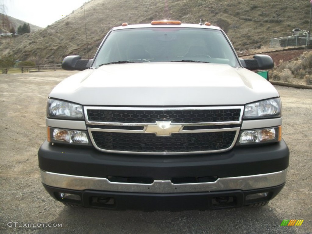 2007 Silverado 3500HD Classic LT Extended Cab Dually 4x4 - Silver Birch Metallic / Medium Gray photo #6
