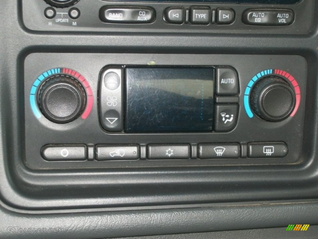2007 Chevrolet Silverado 3500HD Classic LT Extended Cab Dually 4x4 Controls Photo #77385634