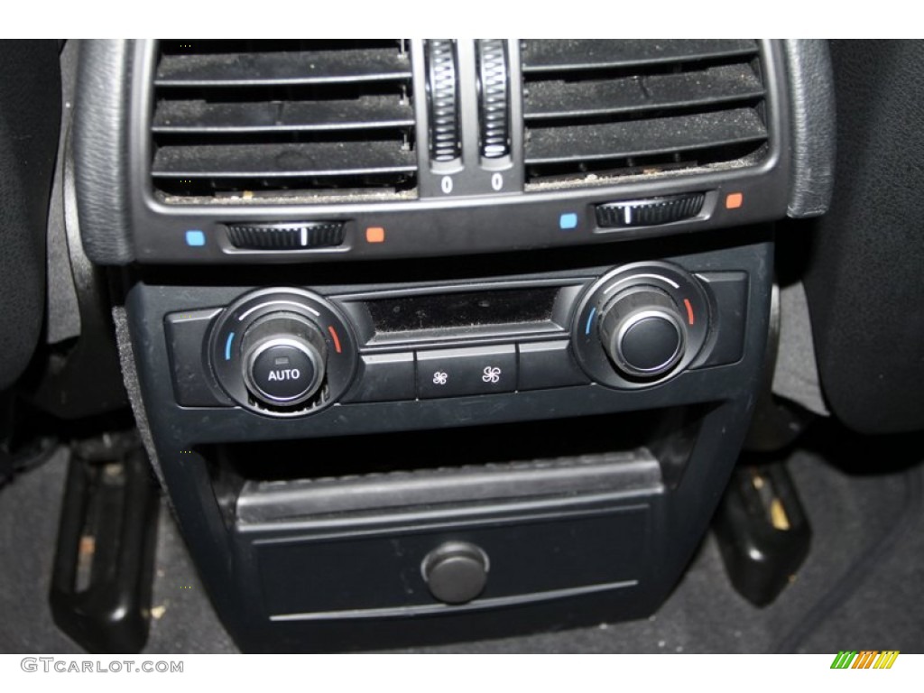 2010 BMW X5 xDrive48i Controls Photo #77386761