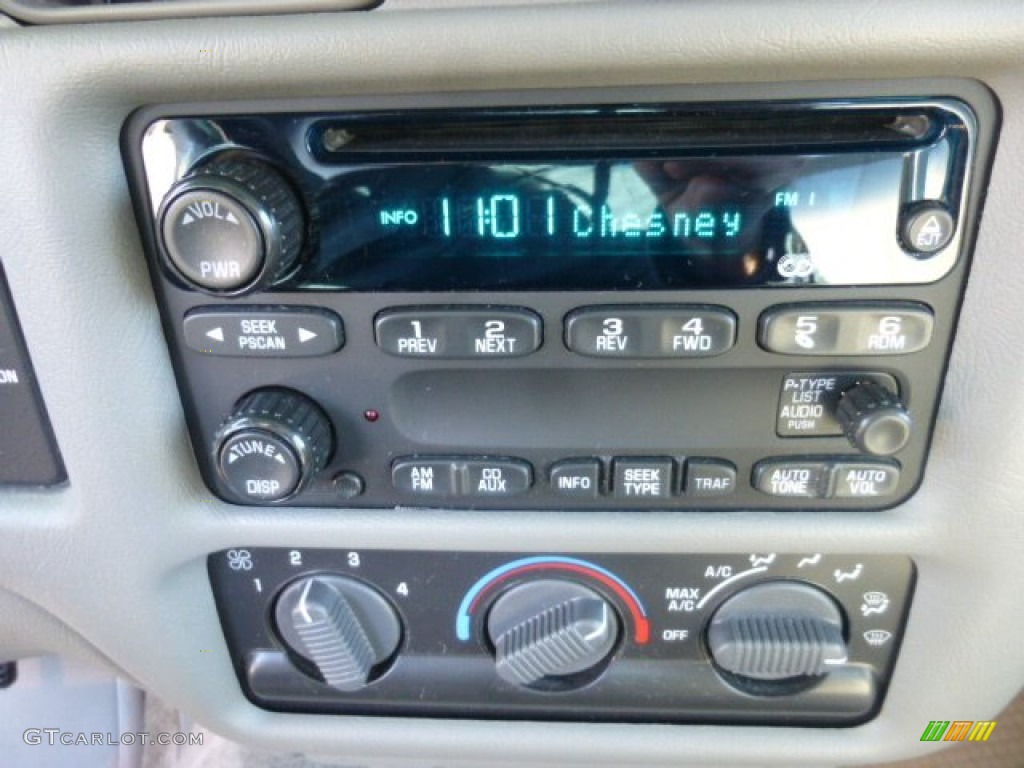 2003 GMC Sonoma SLS Extended Cab 4x4 Controls Photo #77386788