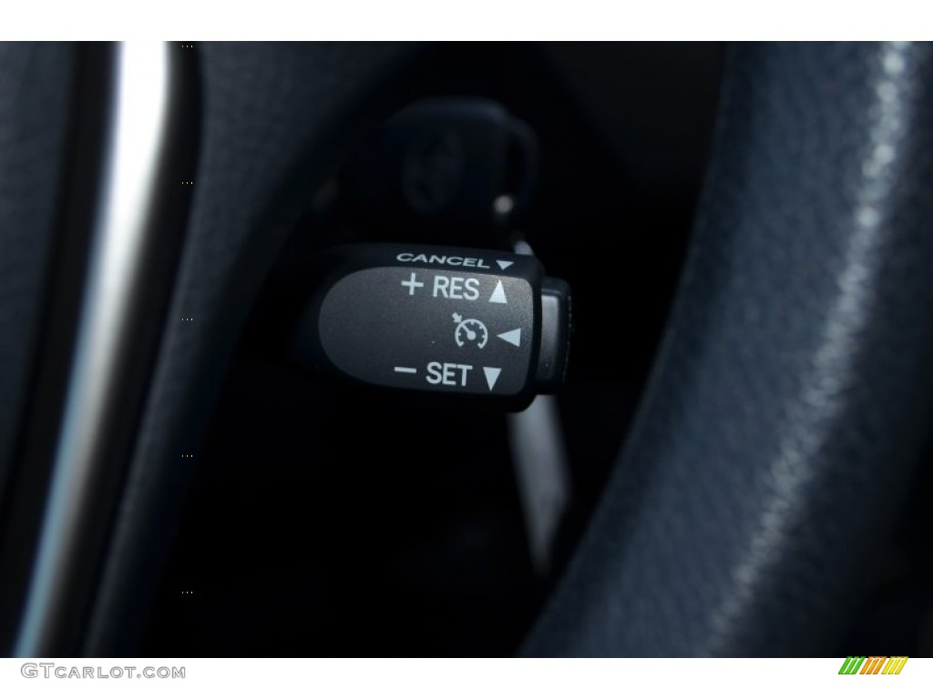 2013 Toyota RAV4 LE Controls Photo #77387874