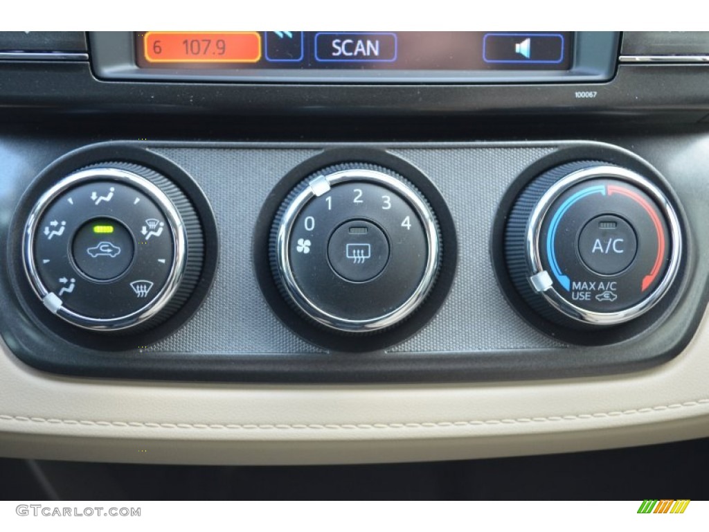 2013 Toyota RAV4 LE Controls Photo #77387953