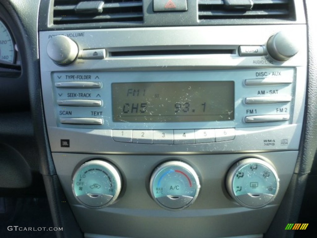 2009 Toyota Camry SE Controls Photos