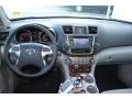 2013 Classic Silver Metallic Toyota Highlander Limited 4WD  photo #25