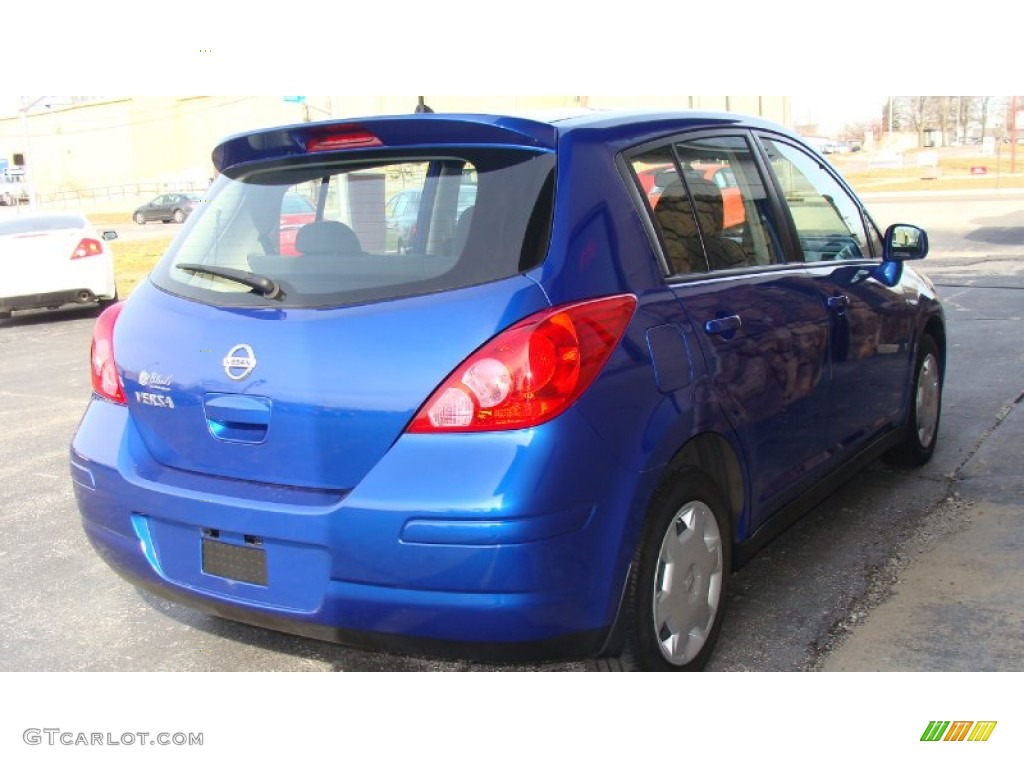 2009 Versa 1.8 S Hatchback - Blue Metallic / Charcoal photo #3