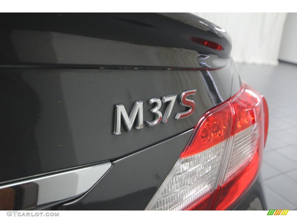 2011 Infiniti M 37 S Sedan Marks and Logos Photos