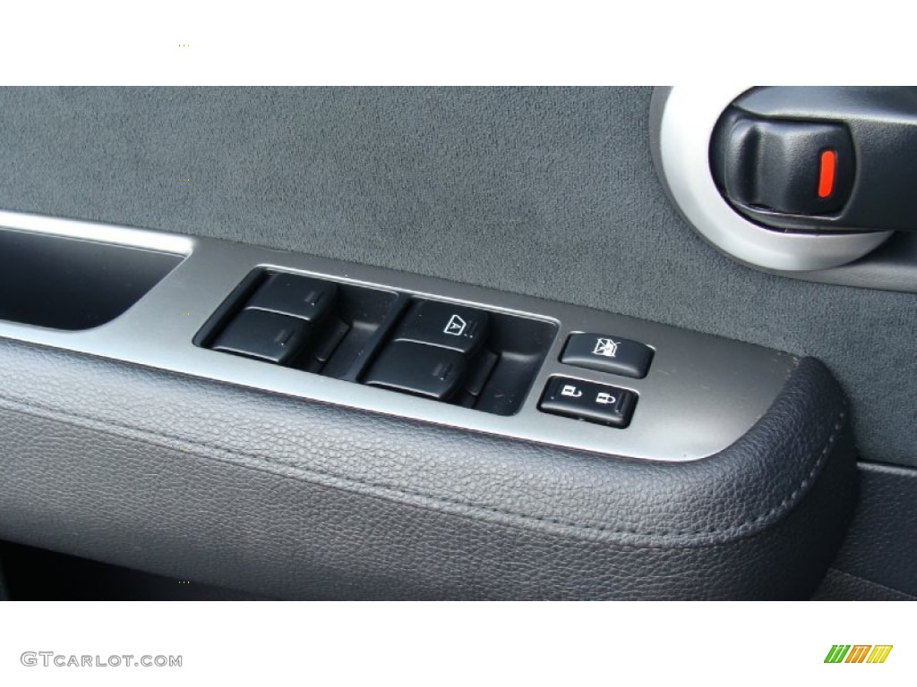 2009 Versa 1.8 S Hatchback - Blue Metallic / Charcoal photo #13