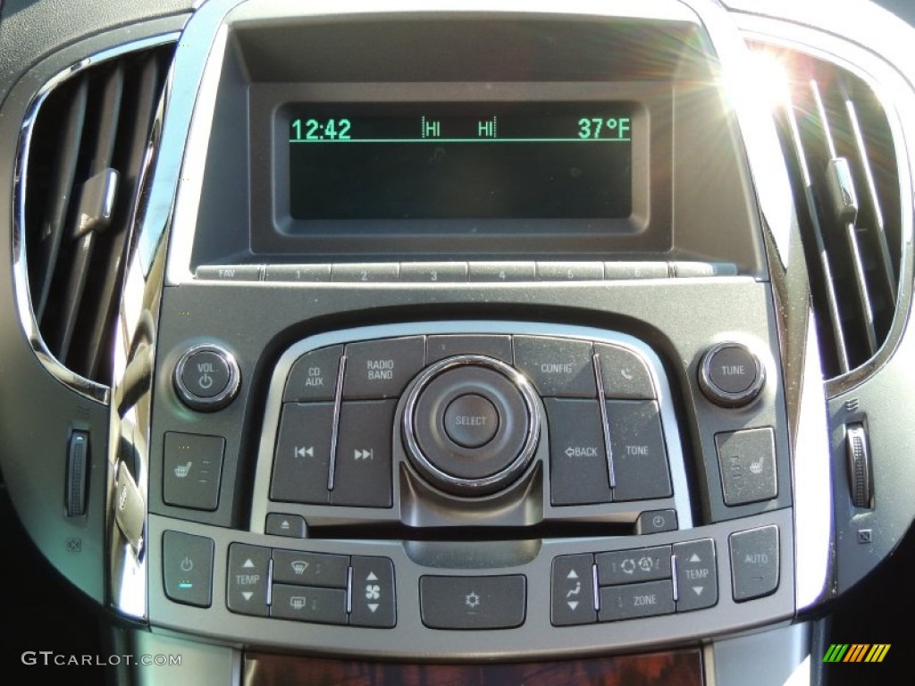 2011 Buick LaCrosse CXL Controls Photo #77391145