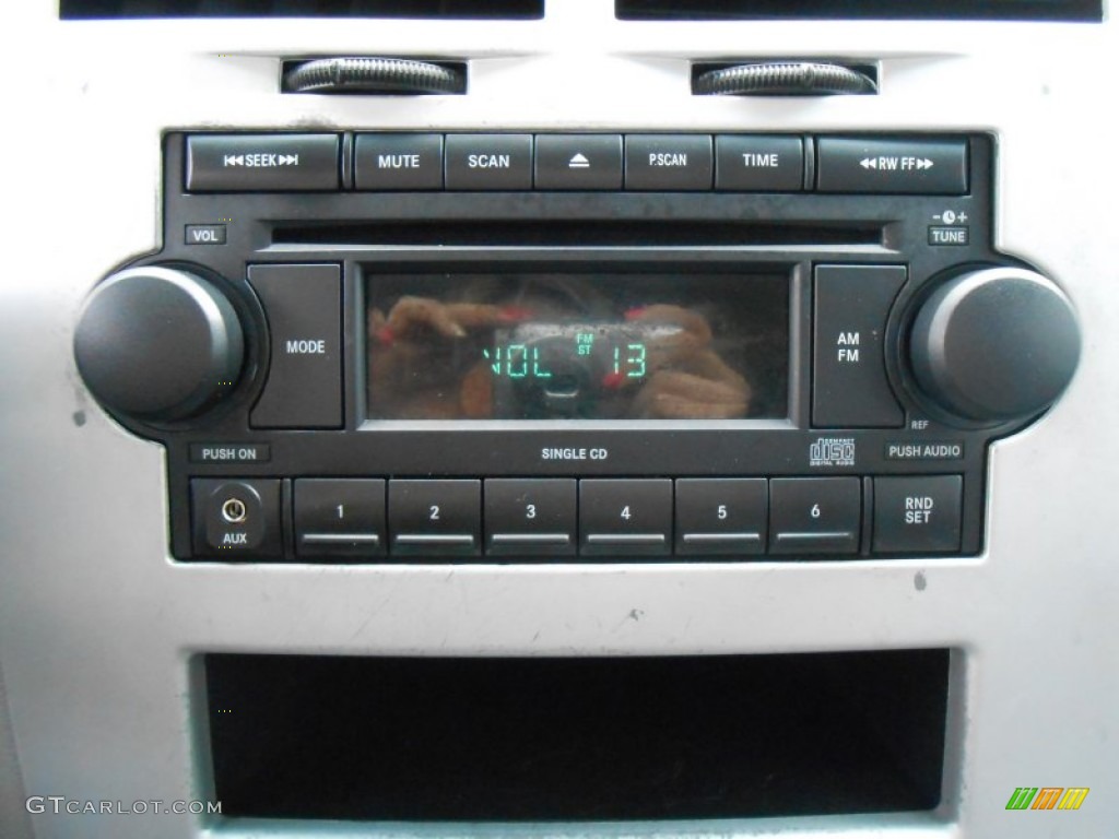 2007 Dodge Caliber SE Audio System Photos