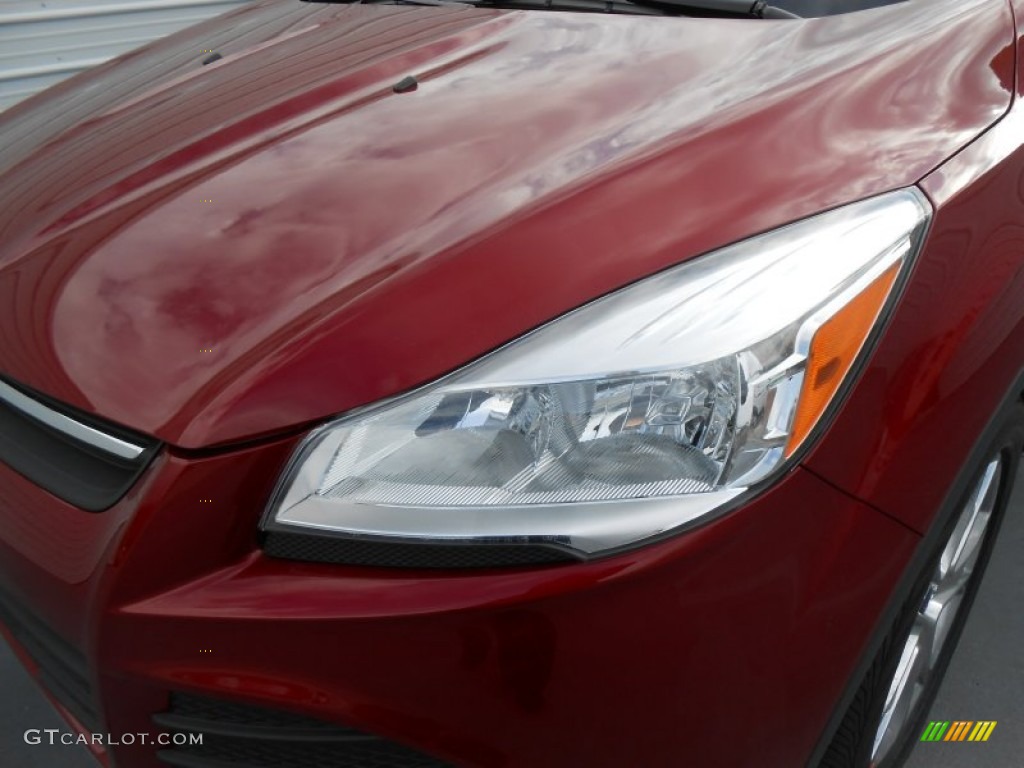 2013 Escape SE 1.6L EcoBoost - Ruby Red Metallic / Medium Light Stone photo #11