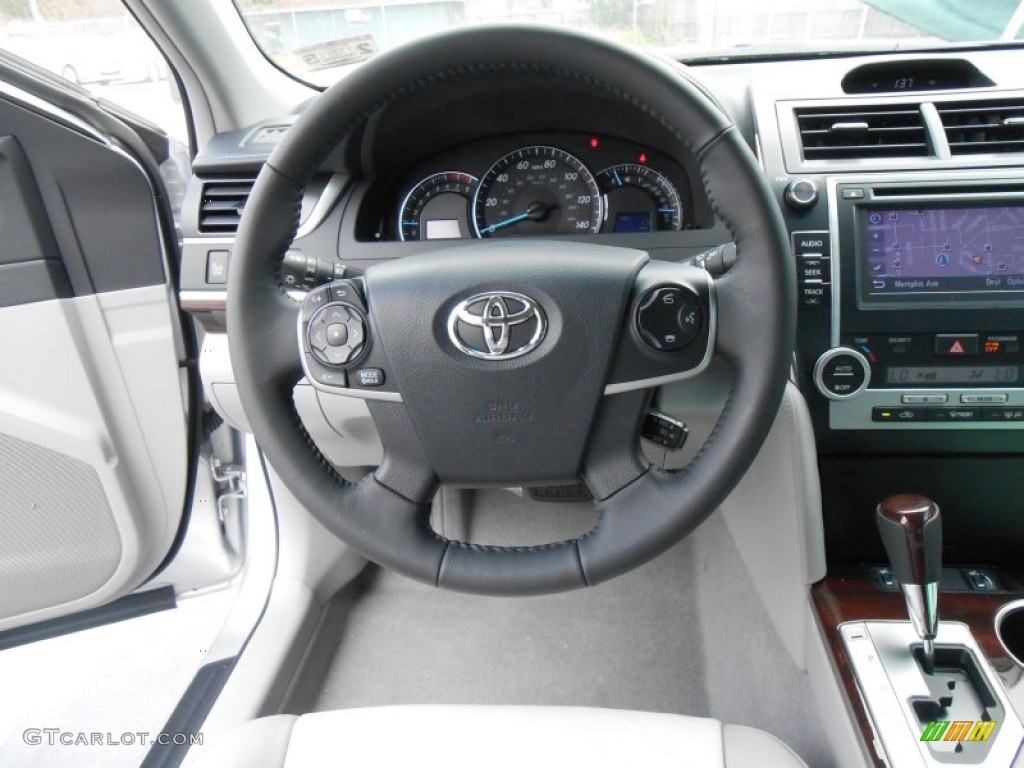 2013 Camry XLE - Classic Silver Metallic / Ash photo #29