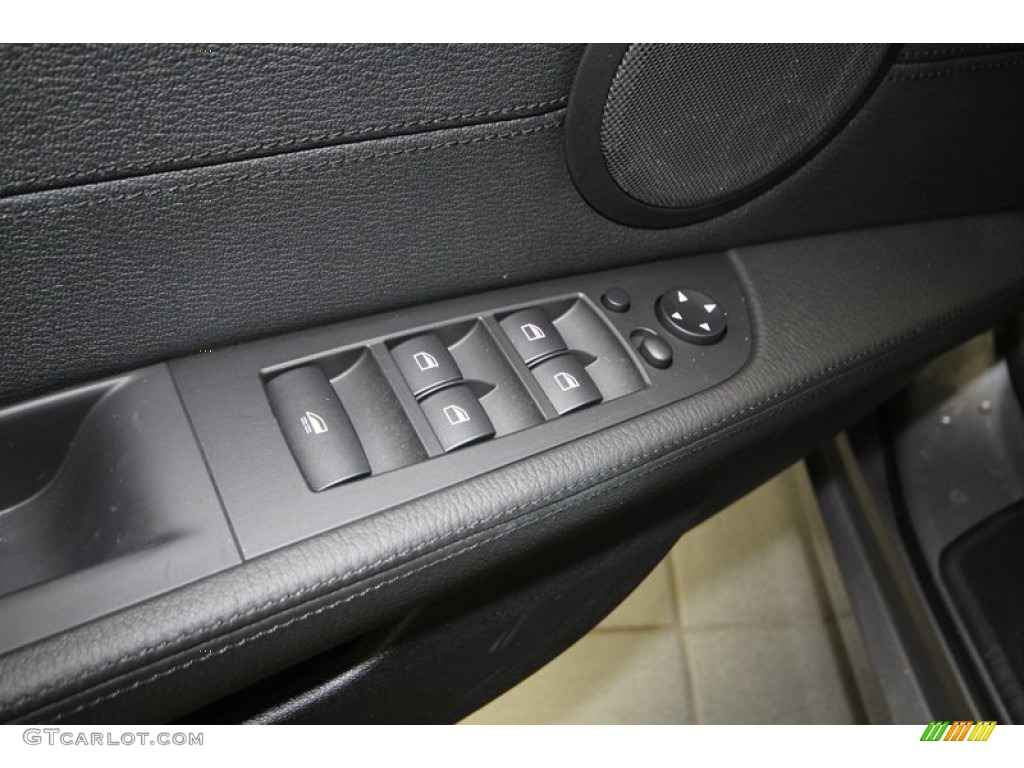2010 BMW Z4 sDrive30i Roadster Controls Photo #77396457