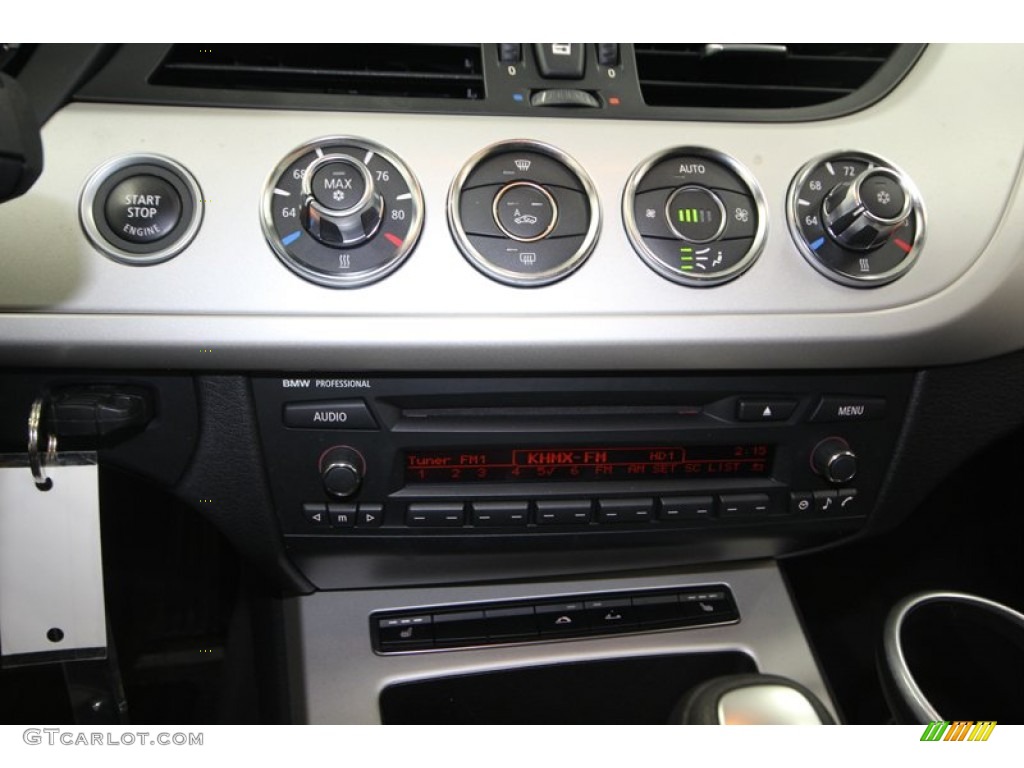 2010 BMW Z4 sDrive30i Roadster Controls Photo #77396484