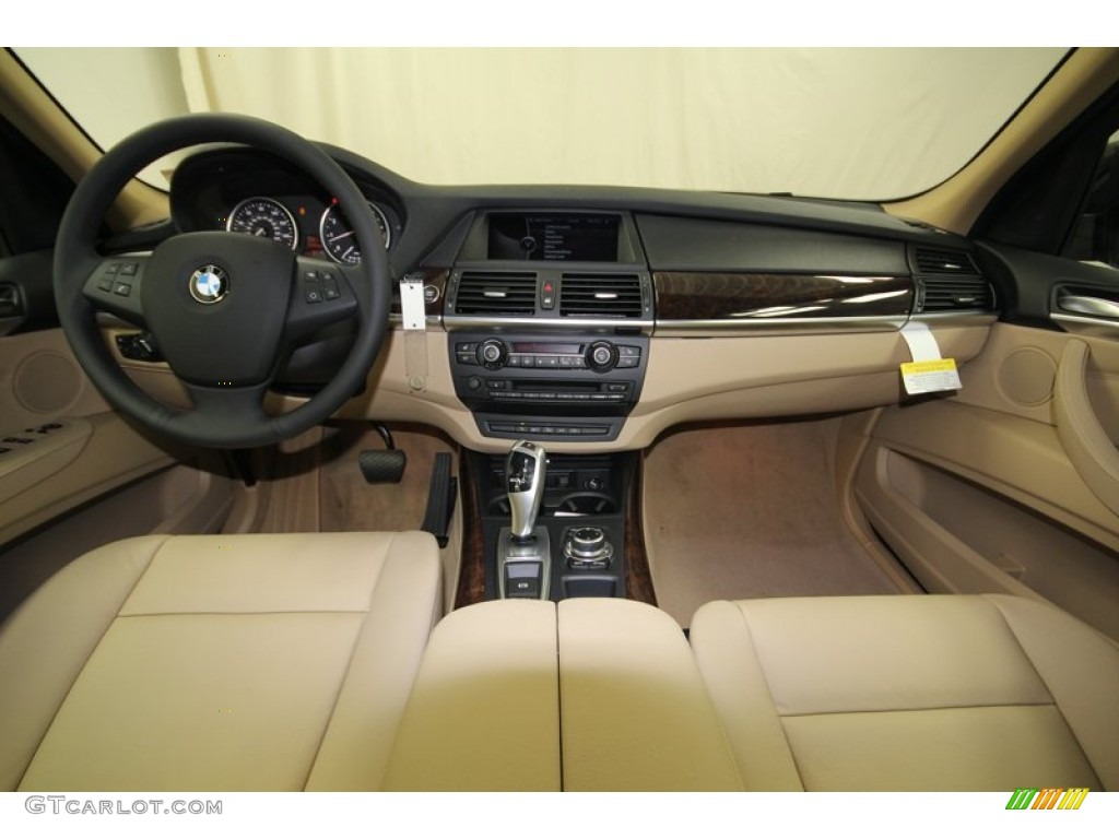 2013 X5 xDrive 35i Premium - Black Sapphire Metallic / Sand Beige photo #4