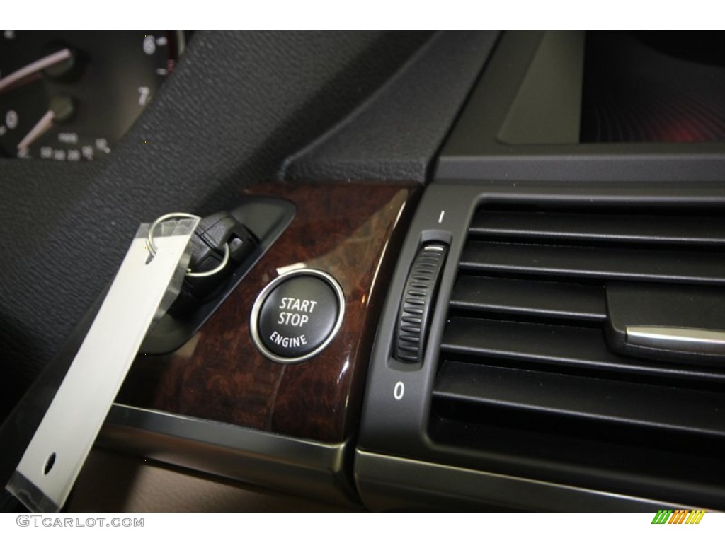 2013 X5 xDrive 35i Premium - Black Sapphire Metallic / Sand Beige photo #21