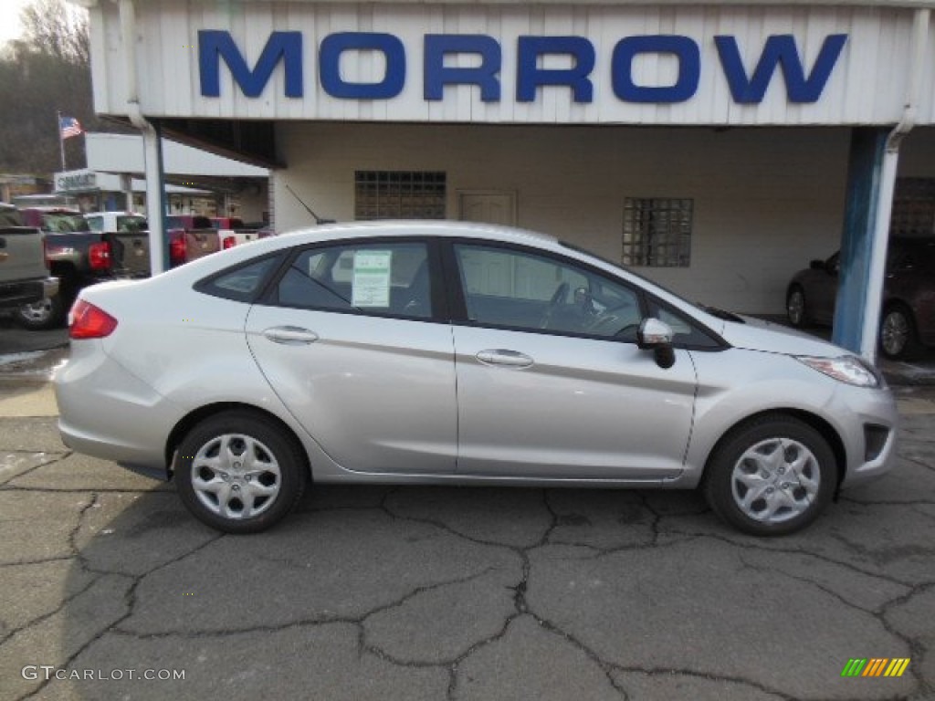 2013 Fiesta SE Sedan - Ingot Silver / Charcoal Black/Blue Accent photo #1