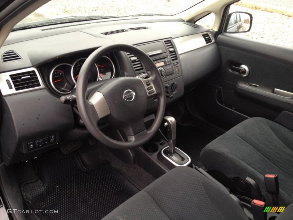 Charcoal Interior 2012 Nissan Versa 1.8 S Hatchback Photo #77399973