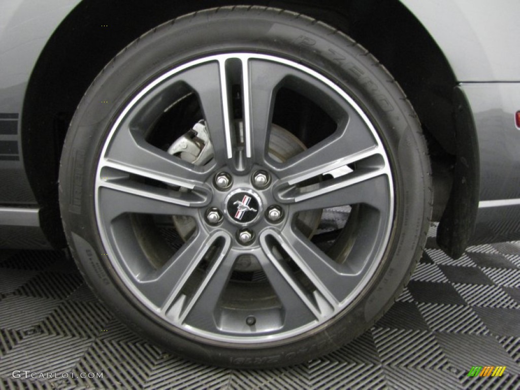 2013 Ford Mustang V6 Coupe Wheel Photo #77400447