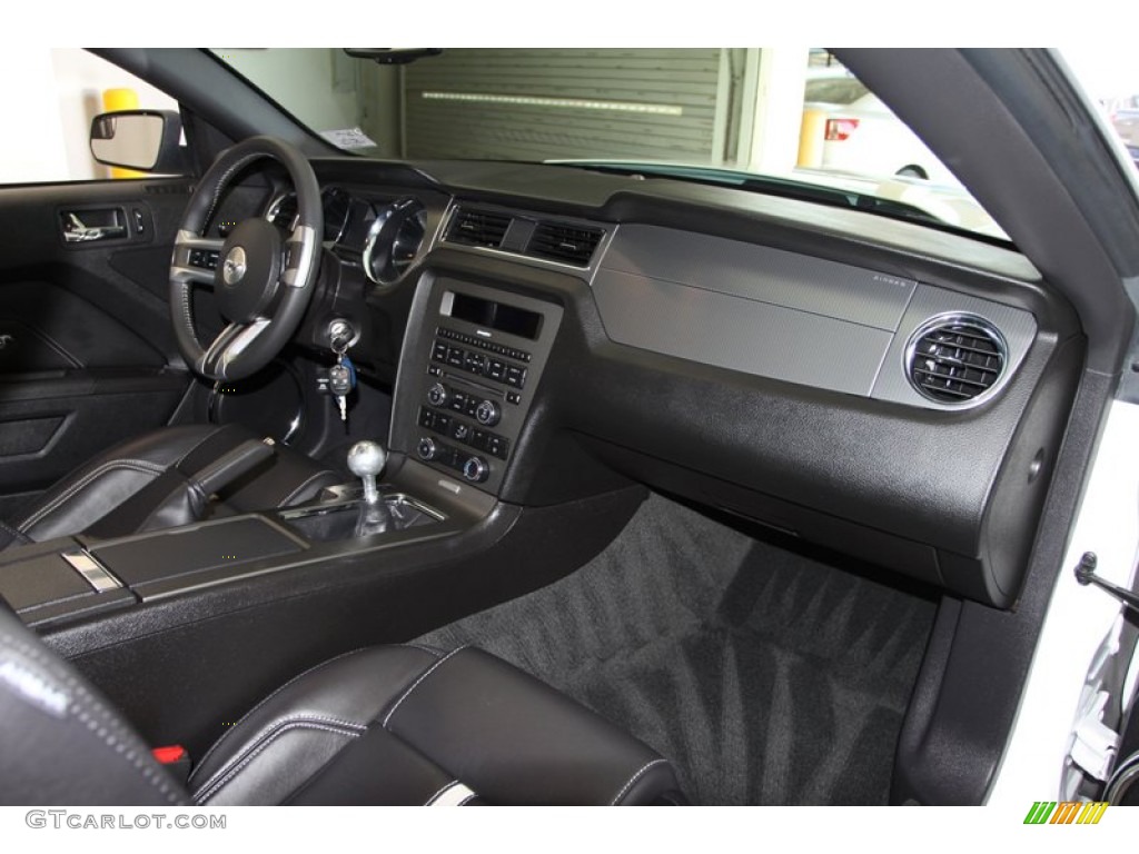 2012 Ford Mustang GT Premium Coupe Charcoal Black/Cashmere Dashboard Photo #77401998